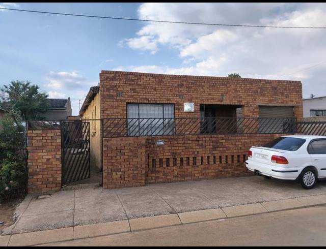 2 BEDROOM HOUSE FOR SALE IN THULANI